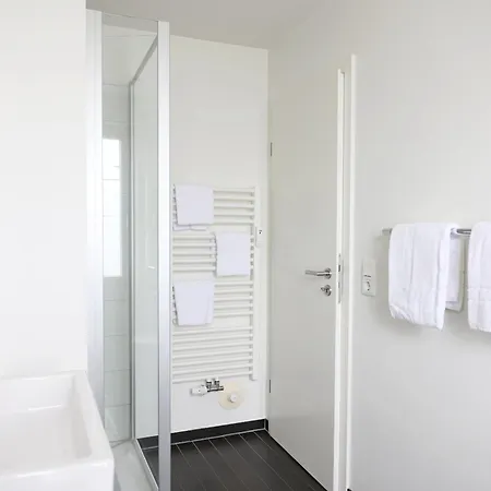 Bomhoffstr. 22a, W4, Blue Water